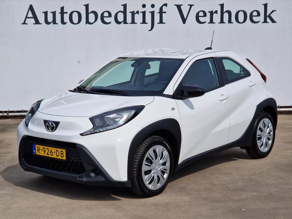 Toyota Aygo X  1.0 VVT-i MT Play Airco - Carplay - Camera - Adaptieve Cruise Control